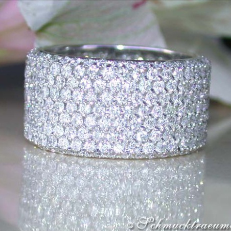 Extra Wide Diamond Eternity Ring (4,49 ct.)