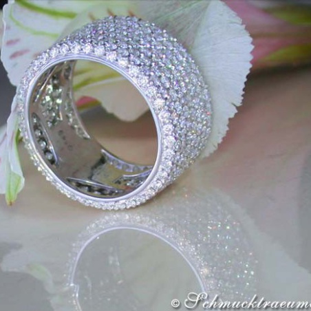 Extra Wide Diamond Eternity Ring (4,49 ct.)
