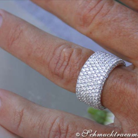 Extra Wide Diamond Eternity Ring (4,49 ct.)
