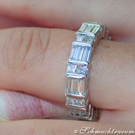 Splendid Diamond Eternity Ring