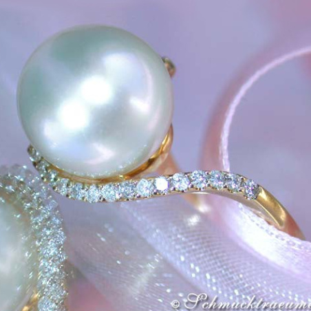 Edler Südseeperle Ring mit Brillanten in Gelbgold