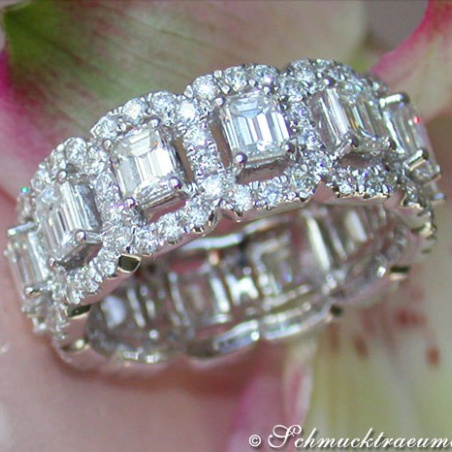 Magnificent Diamond Eternity Ring (Emerald & Brilliant Cut)