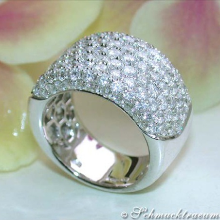 Extra wide Diamond Ring (3,76 ct.)