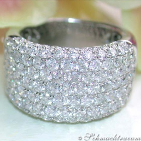 Extra wide Diamond Ring (3,76 ct.)