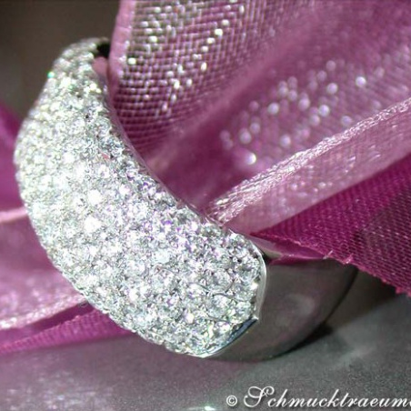 Curved Diamond Ring in White gold 18k