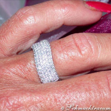 Curved Diamond Ring in White gold 18k