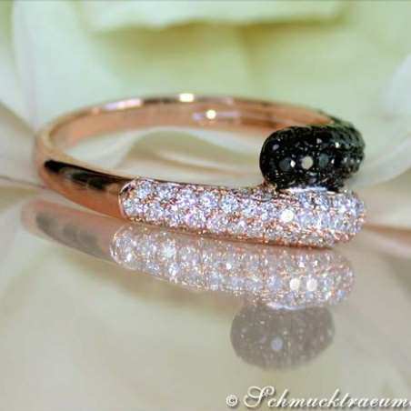 Enchanting Black & White Diamond Ring in Rose gold 14k