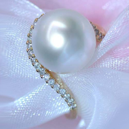 Edler Südseeperle Ring mit Brillanten in Gelbgold