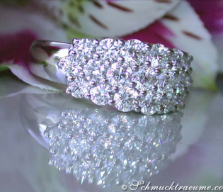 Picture Perfect Diamond Ring in White gold 18k