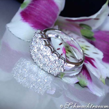 Picture Perfect Diamond Ring in White gold 18k