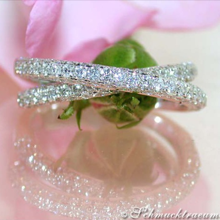 Beautiful Crossover Diamond Ring