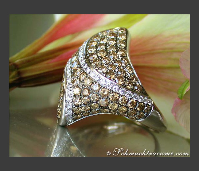 Impressive Brown & White Diamond Ring Impressive Brown & White Diamond Ring