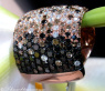 Stattlicher Ring mit schwarzen Diamanten, naturbraunen & weißen Brillanten