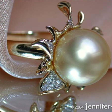 Pretty Golden Southsea Pearl Diamond Ring (Blossom Design)