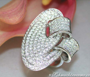 Opulent Diamond Ring (6,16 ct.)