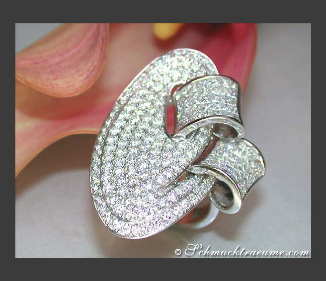 Opulent Diamond Ring (6,16 ct.) Opulent Diamond Ring (6,16 ct.)