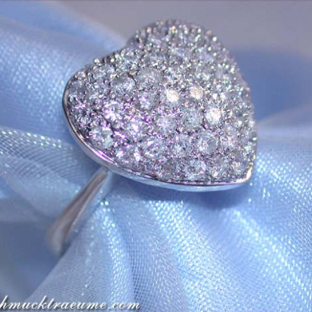 Cute Diamond Heart Ring