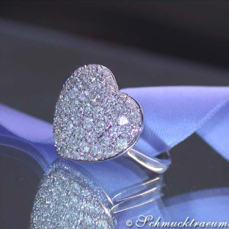 Cute Diamond Heart Ring