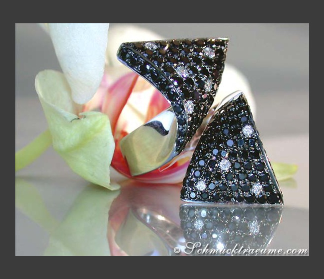Black & White Diamond Polkadot Ring Black & White Diamond Polkadot Ring