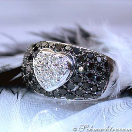 Attractive Black & White Diamond Heart Ring