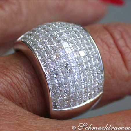 Opulent Princess Diamond Ring