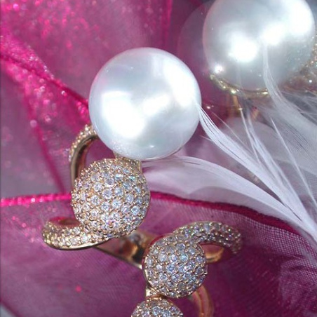 Südseeperle Ring mit Brillanten Pavé Kugeln