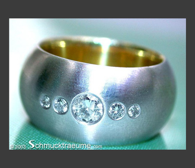 Attractive Diamond Band (Starry Sky Style) Attractive Diamond Band (Starry Sky Style)