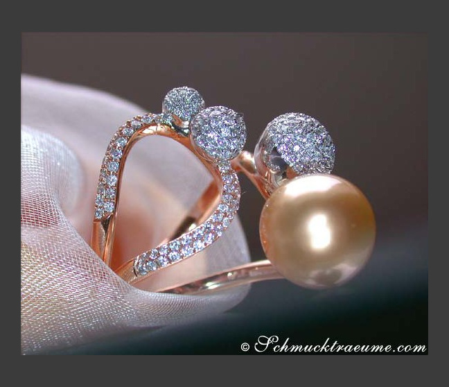 Wonderful Golden Southsea Pearl Ring with Diamonds Wonderful Golden Southsea Pearl Ring with Diamonds