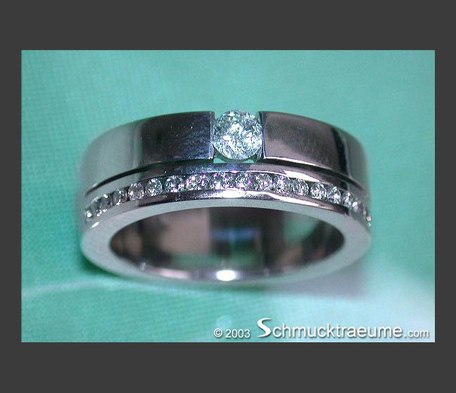 Attractive Diamond Solitaire Ring Attractive Diamond Solitaire Ring