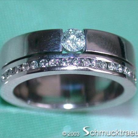 Attractive Diamond Solitaire Ring