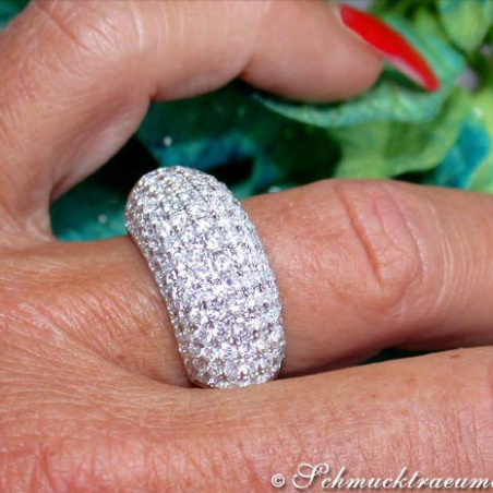 Exclusive Diamond Pavé Ring in White gold 18k