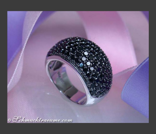 Stately Black Diamond Ring Stately Black Diamond Ring