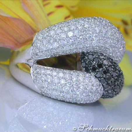 Voluminous Black & White Diamond Ring