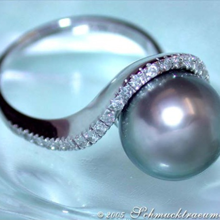Edler Tahitiperle Ring mit Brillanten in Weißgold
