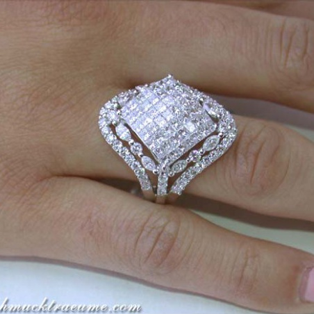 Diamant Ring am Finger