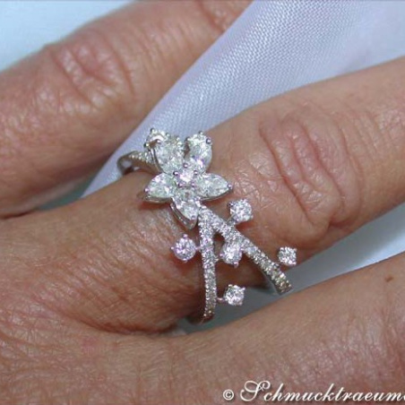 Feminine Diamond Ring in a Blossom Design