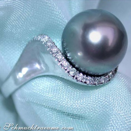 Edler Tahitiperle Ring mit Brillanten in Weißgold
