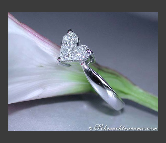 Delicate diamond heart ring