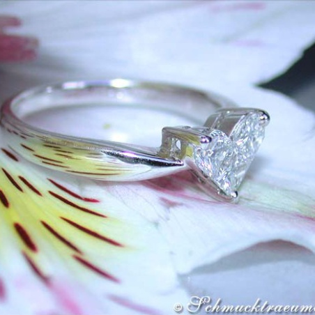 Delicate diamond heart ring