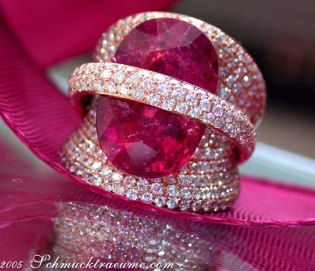 Rubellit Ring mit Brillanten