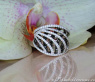 Interesting black and white diamond ring in white gold 18k