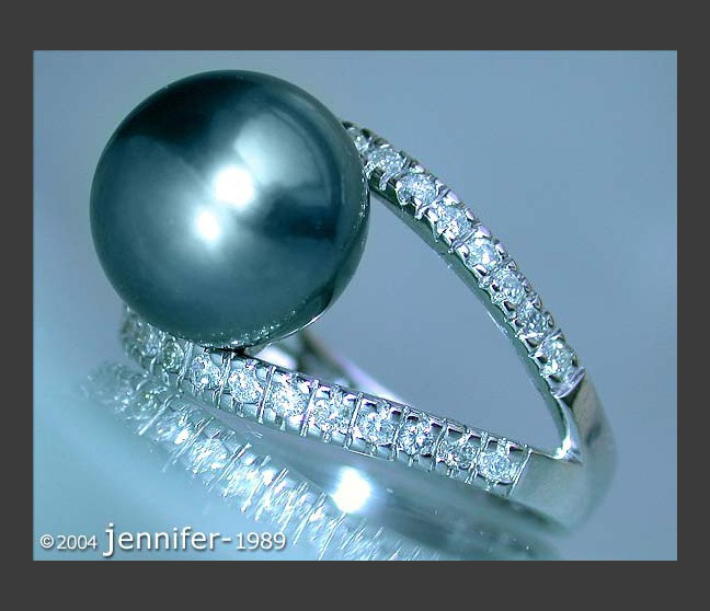 Attractive Tahitian Pearl Diamond Ring Attractive Tahitian Pearl Diamond Ring