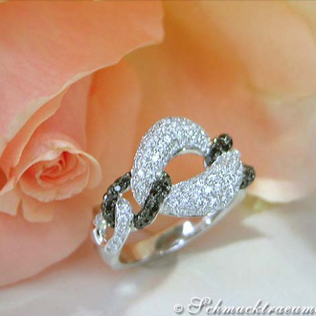 Elegant Black & White Diamond Link Style Ring