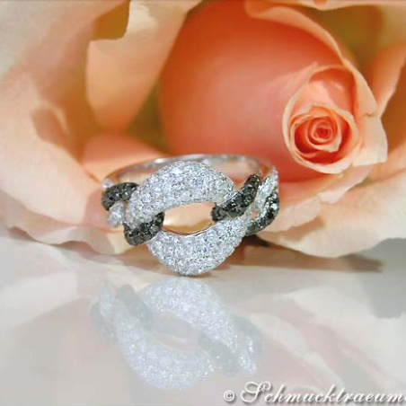 Elegant Black & White Diamond Link Style Ring