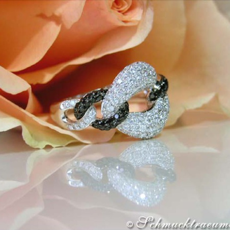 Elegant Black & White Diamond Link Style Ring