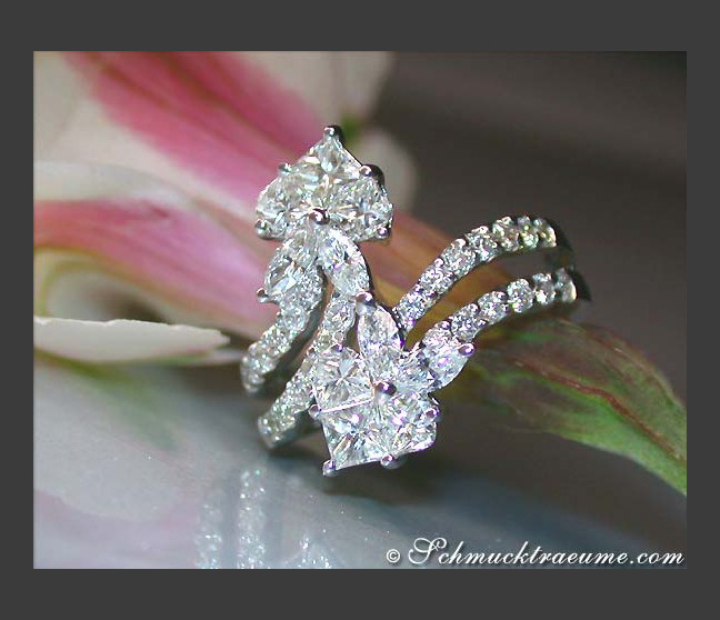 Elegant Diamond Heart Ring (1,88 ct.) Elegant Diamond Heart Ring (1,88 ct.)