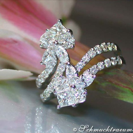 Elegant Diamond Heart Ring (1,88 ct.)
