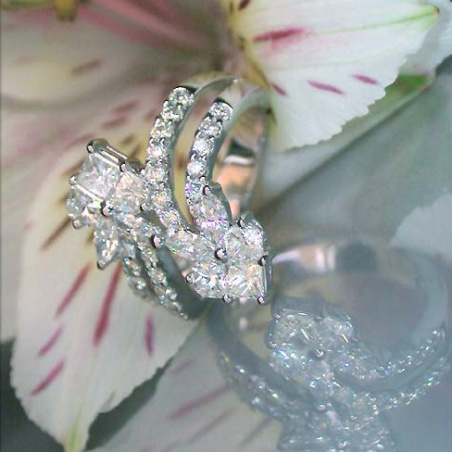 Elegant Diamond Heart Ring (1,88 ct.)