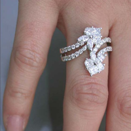 Elegant Diamond Heart Ring (1,88 ct.)