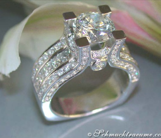Noble Diamond Solitaire Ring (3,92 ct.)